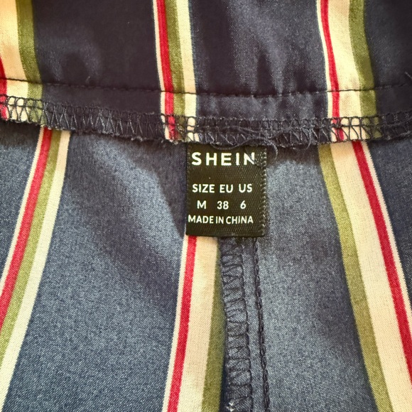 SHEIN Multicolor Striped Capris - Picture 3 of 4
